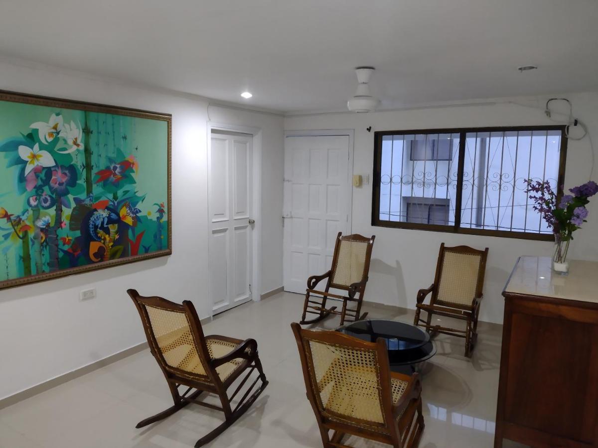 Clementina Hostel Cartagena Luaran gambar