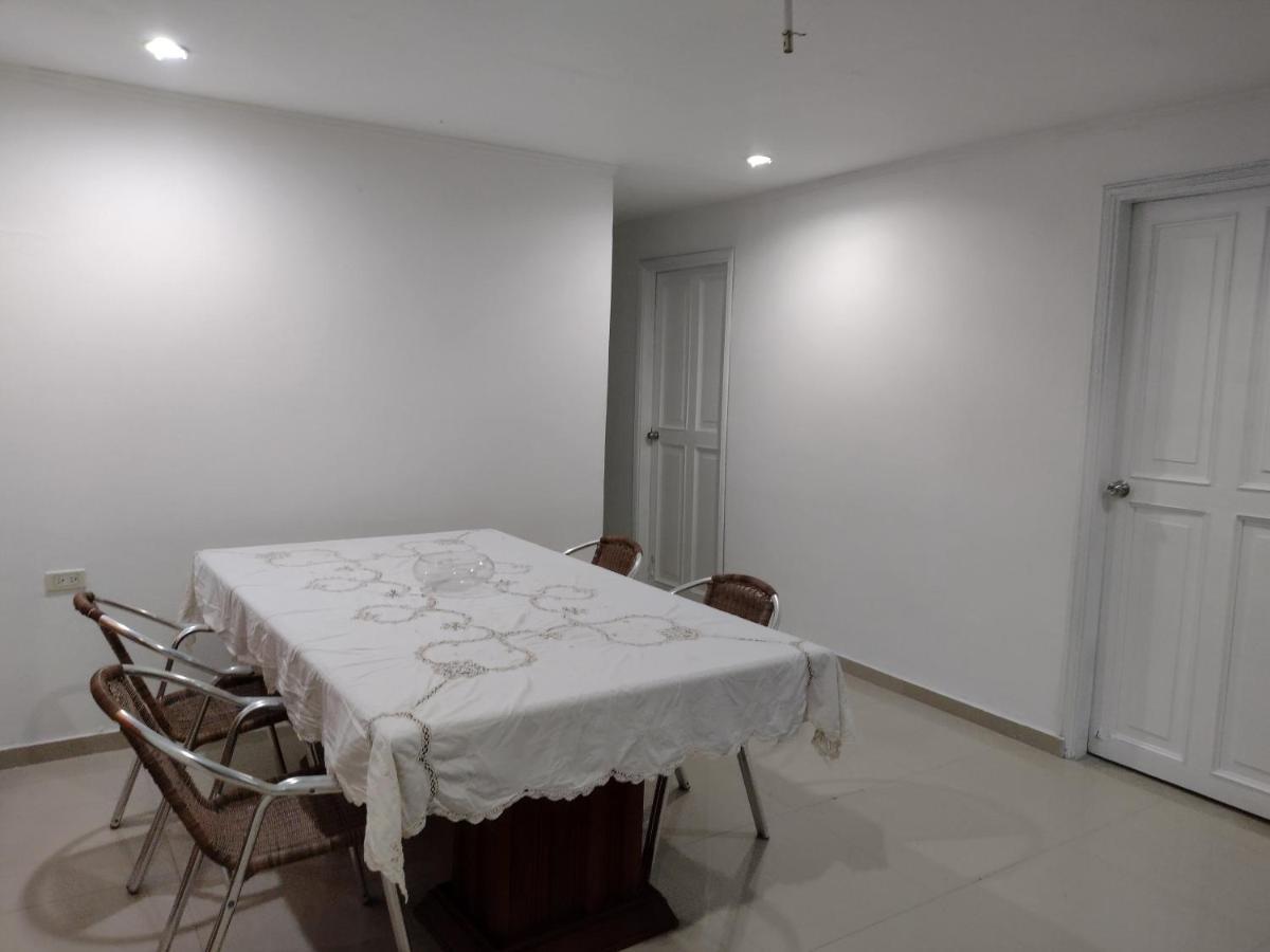 Clementina Hostel Cartagena Luaran gambar