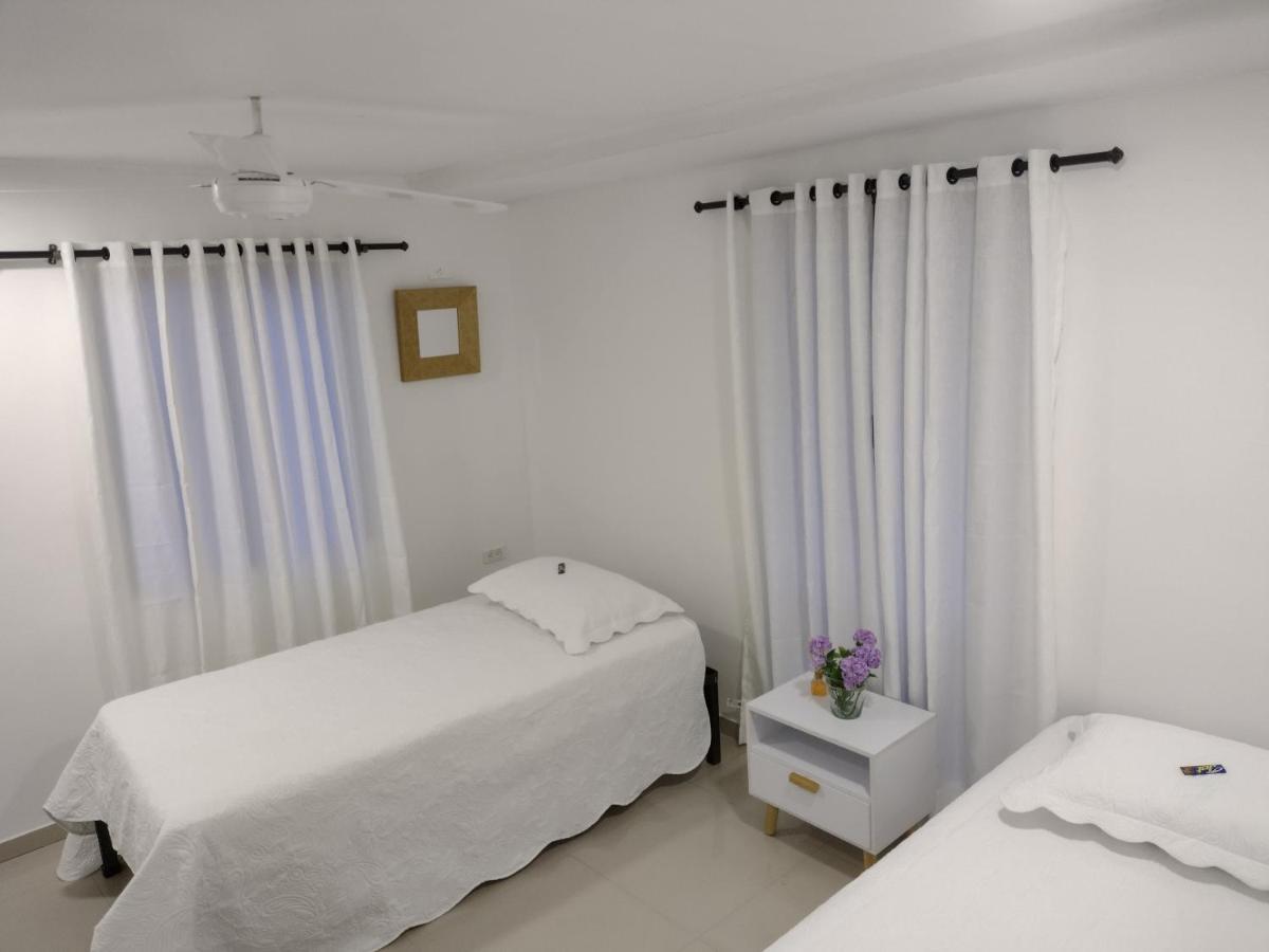 Clementina Hostel Cartagena Luaran gambar