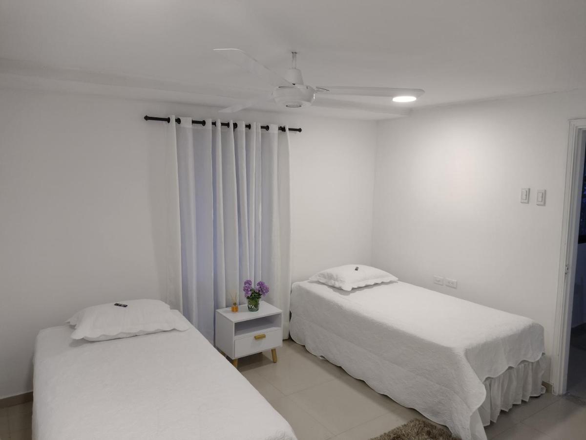 Clementina Hostel Cartagena Luaran gambar